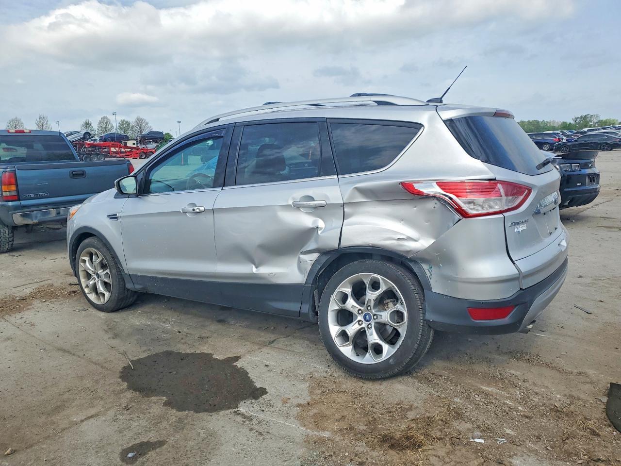 2015 Ford Escape Titanium - Фото 2