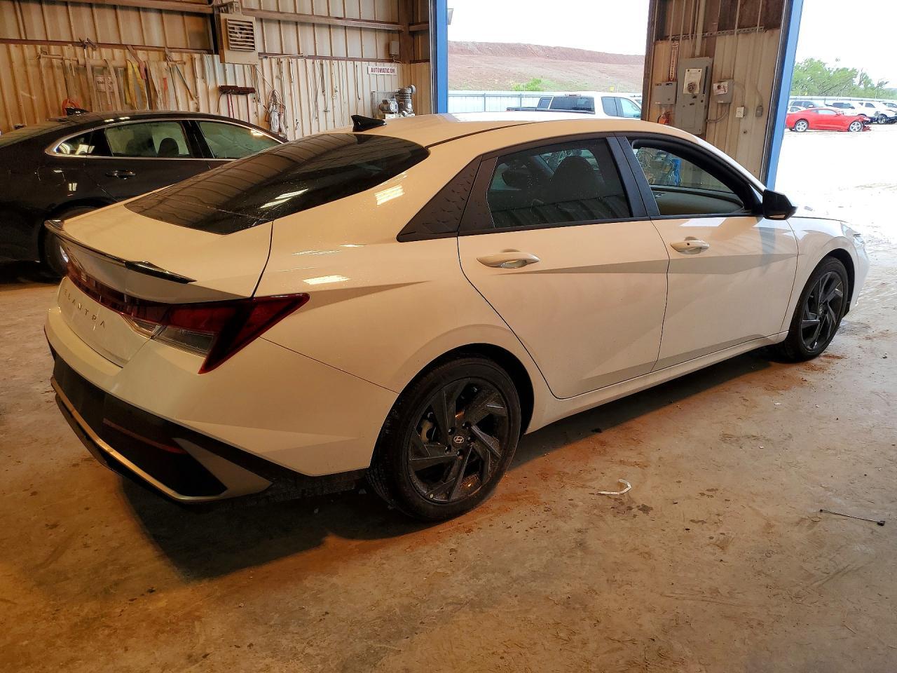 2026 Hyundai Elantra Sel Sport - Фото 3