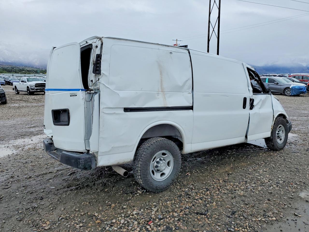 2015 Chevrolet Express 2500 Cargo Delivery Van - Фото 3