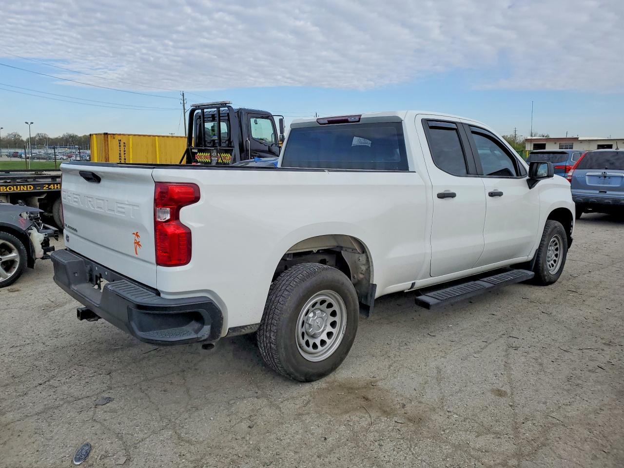 2020 Chevrolet Silverado C1500 - Фото 3