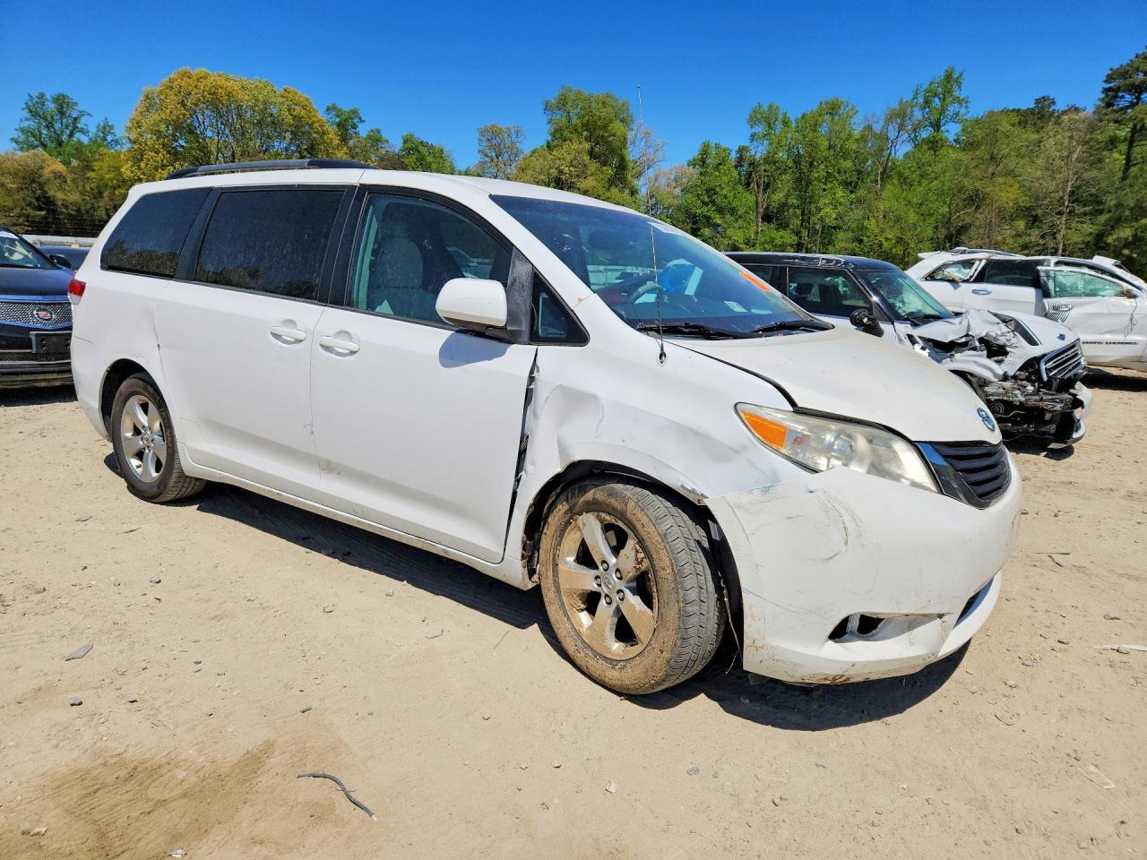 2013 Toyota Sienna Le - Фото 4