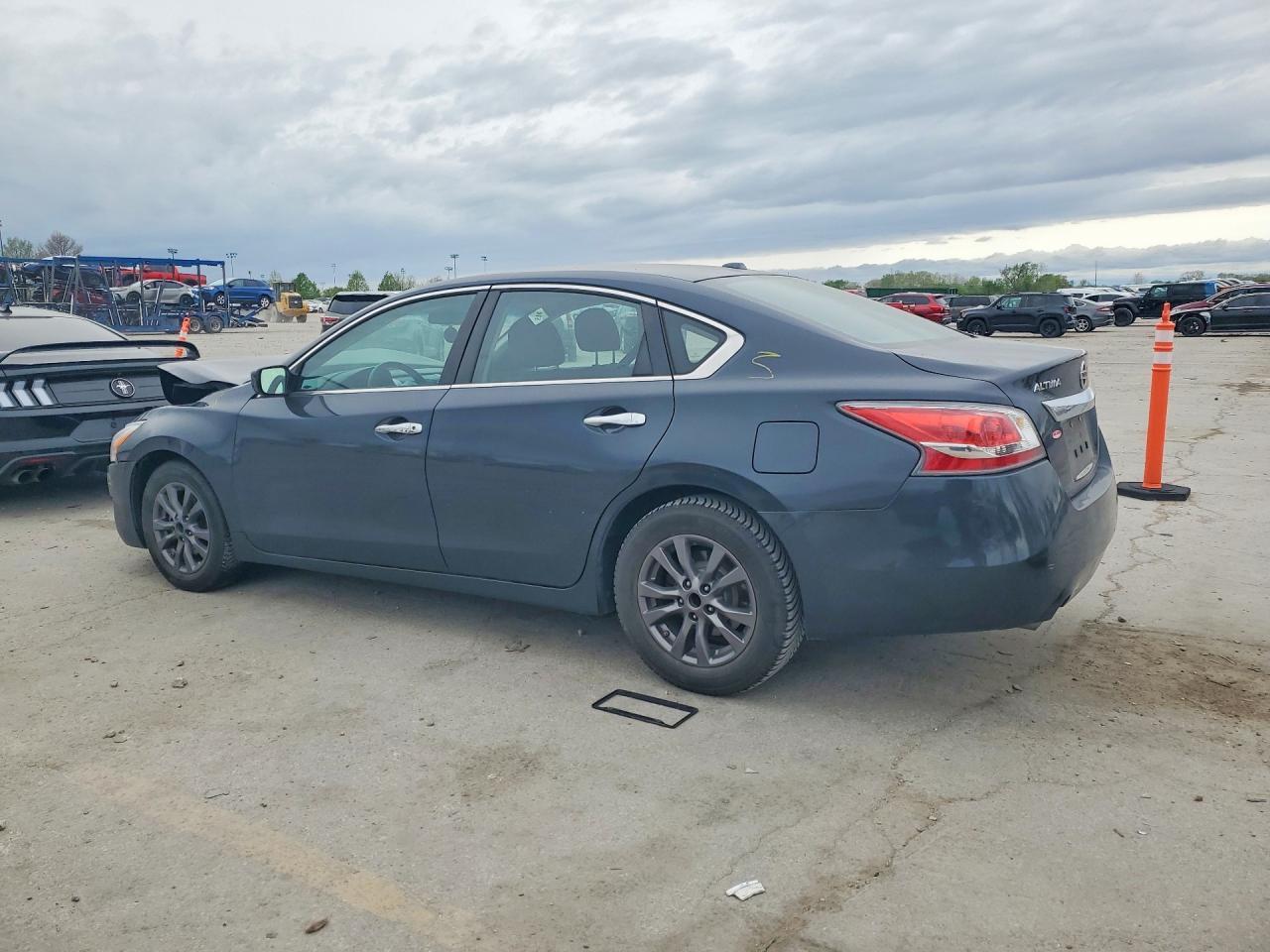 2015 Nissan Altima 2.5 - Фото 2