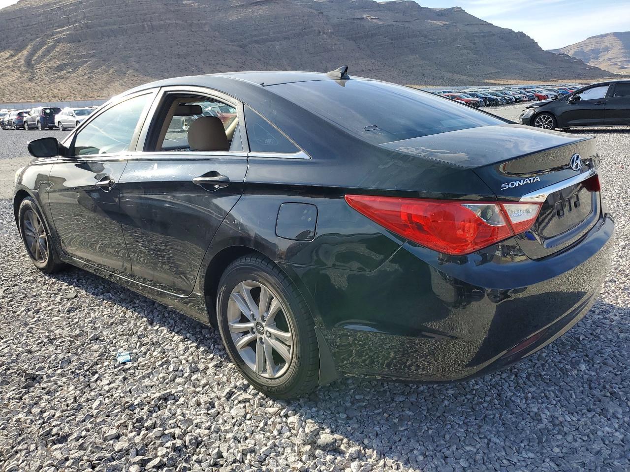 2013 Hyundai Sonata Gls - Image 2