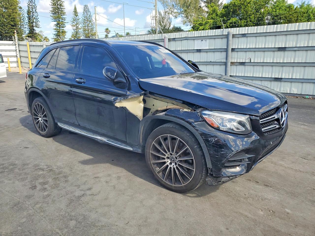 2019 Mercedes-Benz Glc 300 - Image 4