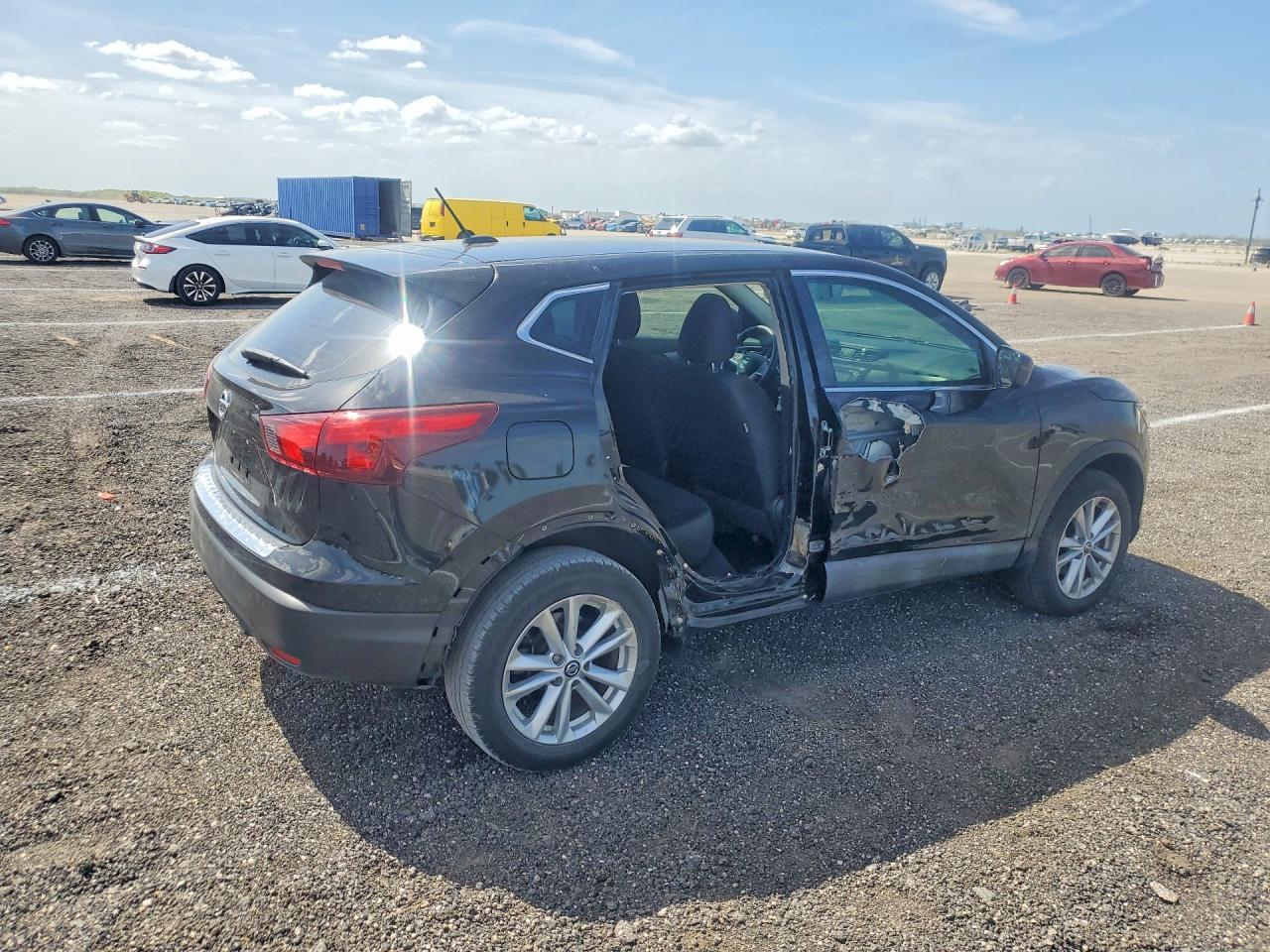 2019 Nissan Rogue Sport S - Фото 3