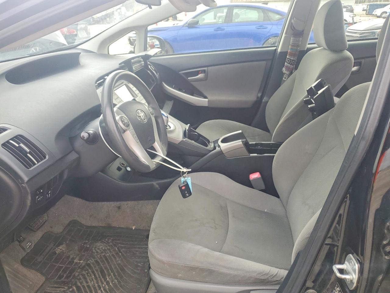 2012 Toyota Prius Two - Фото 7