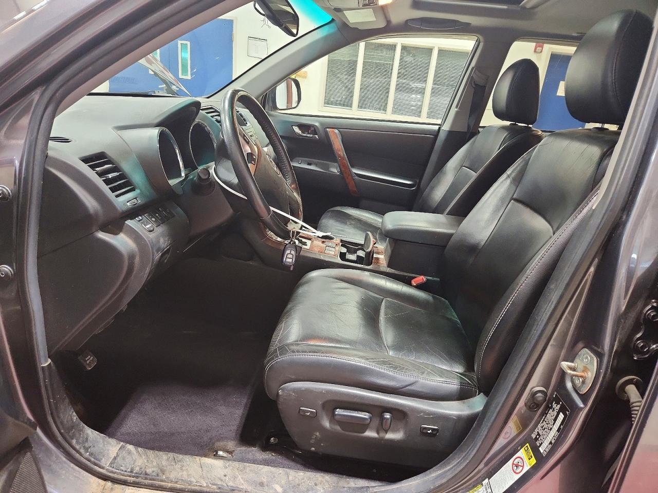 2011 Toyota Highlander Limited - Image 7