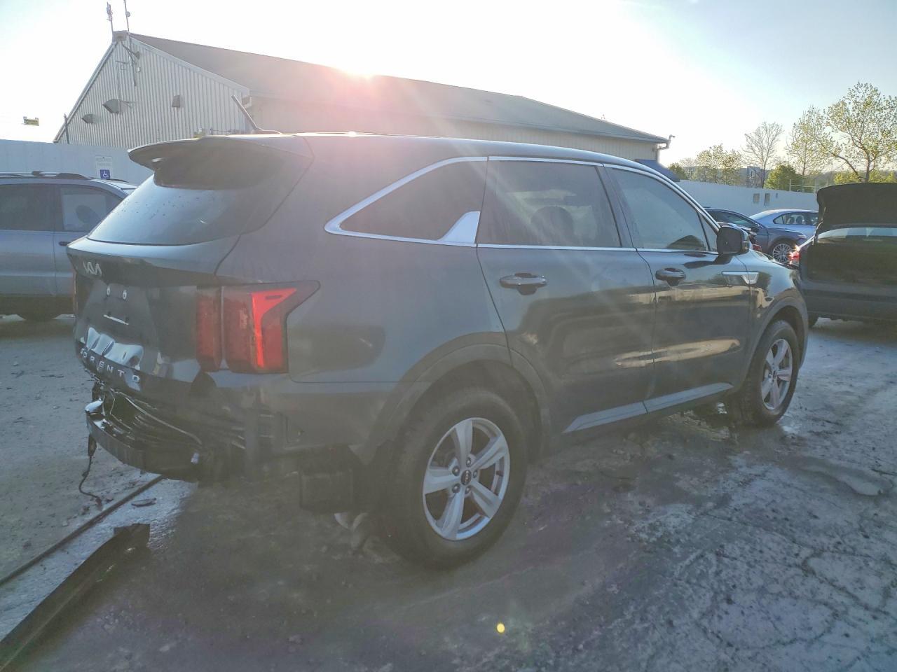 2022 Kia Sorento Lx - Фото 3