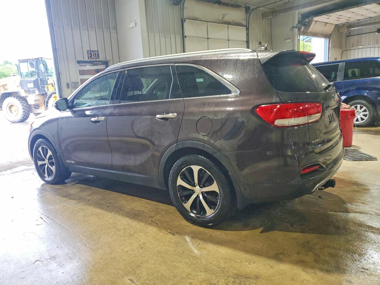 2018 Kia Sorento Ex - Image 2
