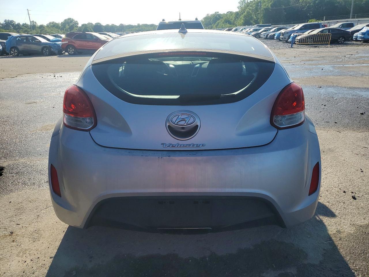 2014 Hyundai Veloster Base - Image 6