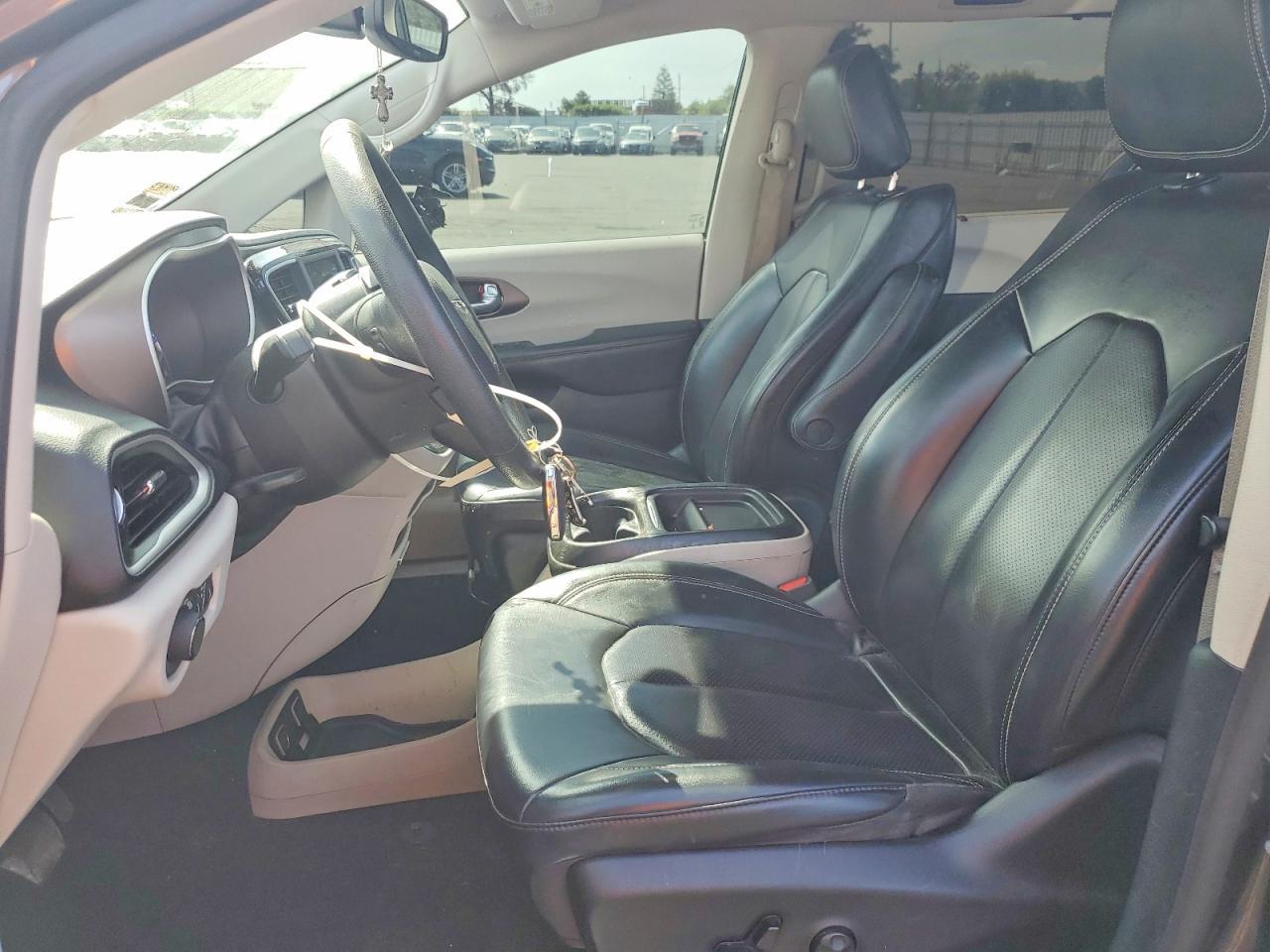2020 Chrysler Voyager Lxi - Фото 7
