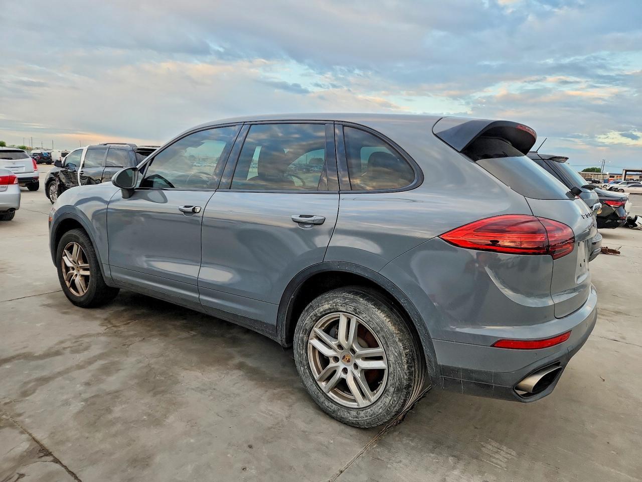 2017 Porsche Cayenne - Фото 2