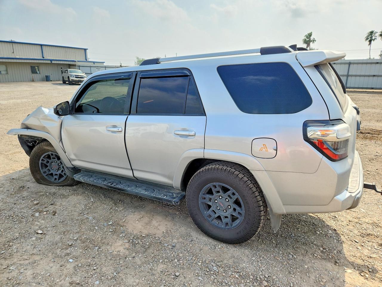 2016 Toyota 4Runner Trail - Image 2