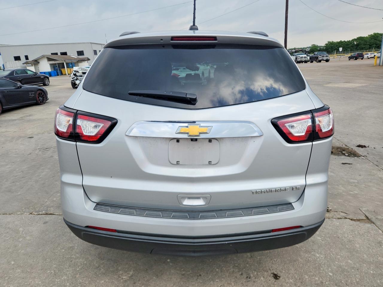 2016 Chevrolet Traverse Ls - Фото 6