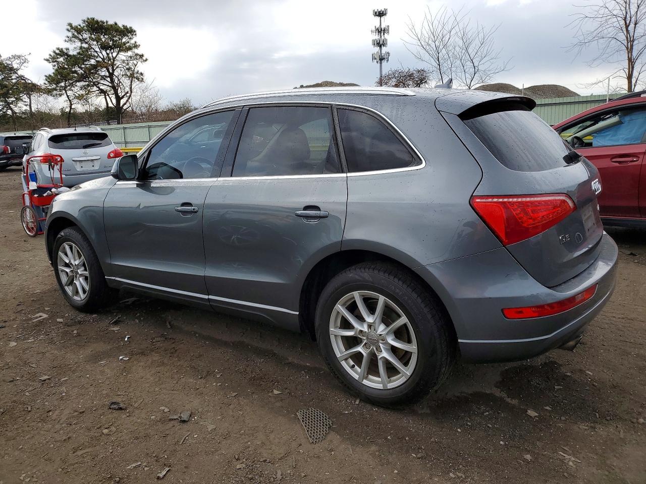 2012 Audi Q5 - Image 2