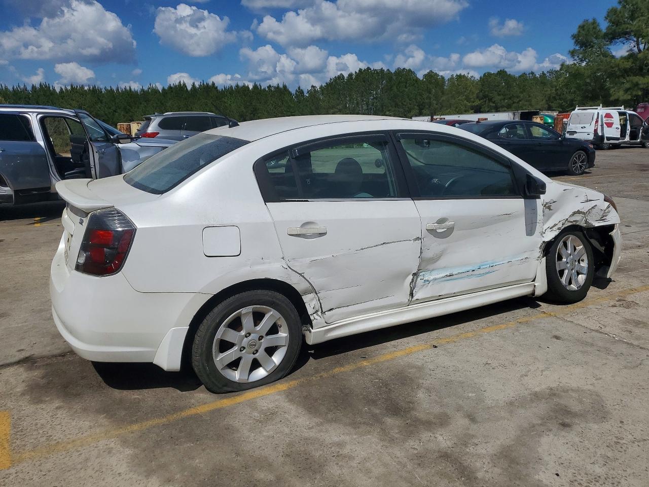 2011 Nissan Sentra 2.0 - Фото 3