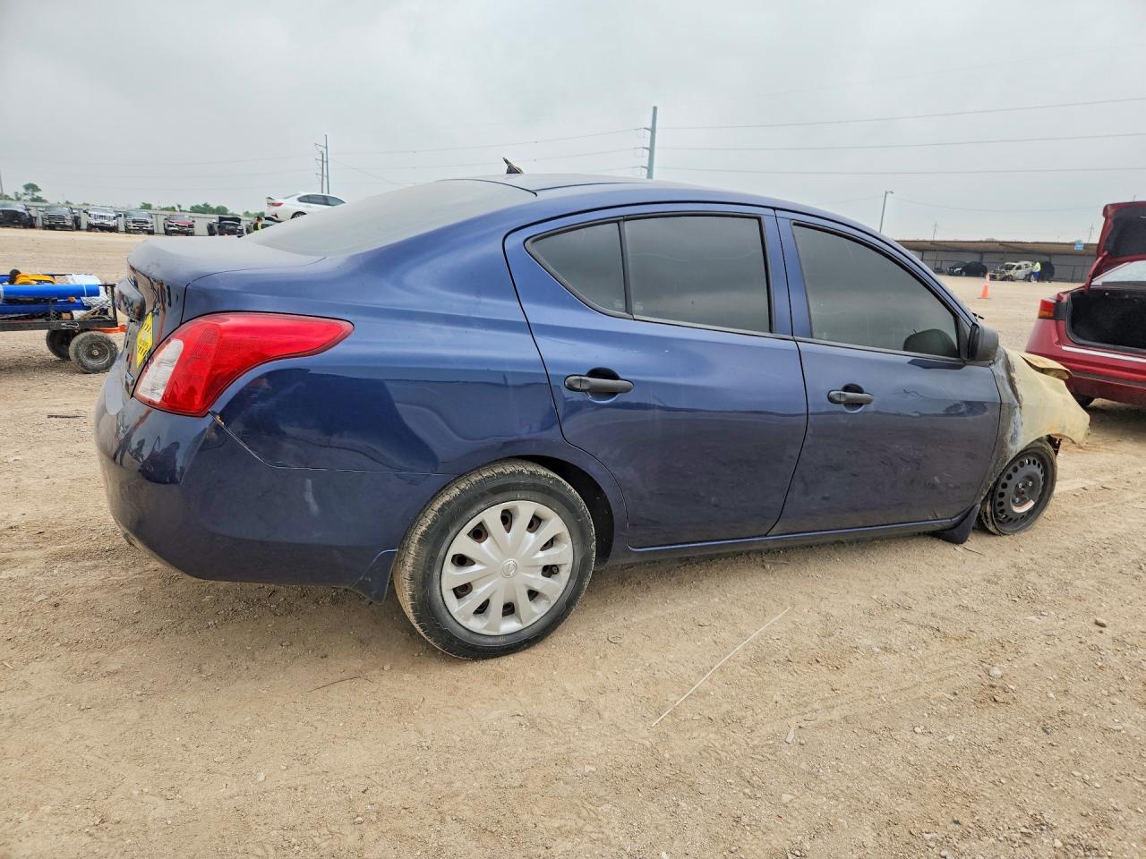 2014 Nissan Versa 1.6 S - Image 3