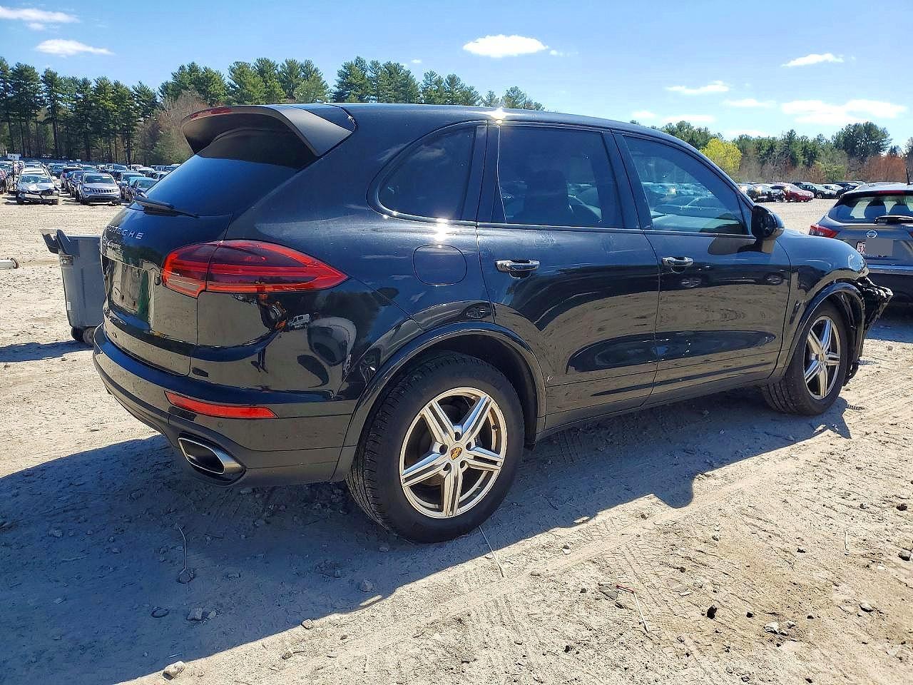 2017 Porsche Cayenne - Image 3