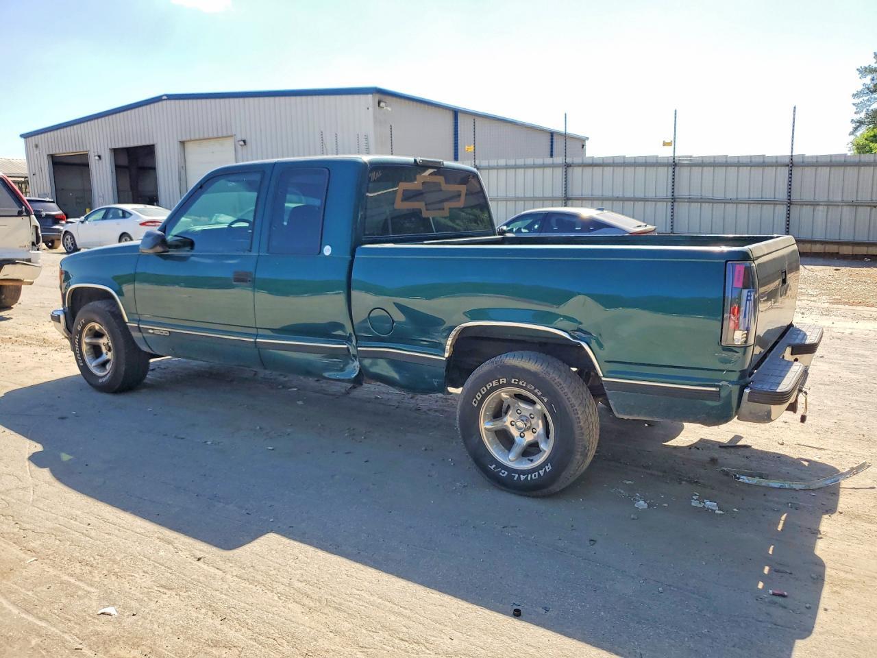 1998 Chevrolet Gmt-400 C1500 - Image 2