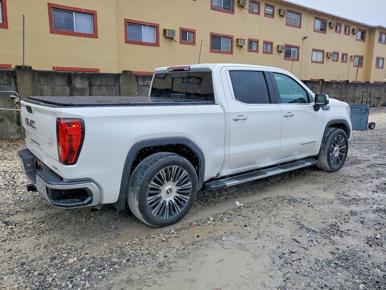 2022 GMC Sierra C1500 Slt - Image 3