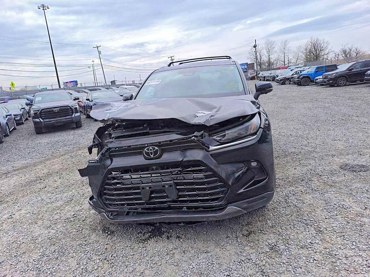 2024 Toyota Grand Highlander Platinum - Image 5