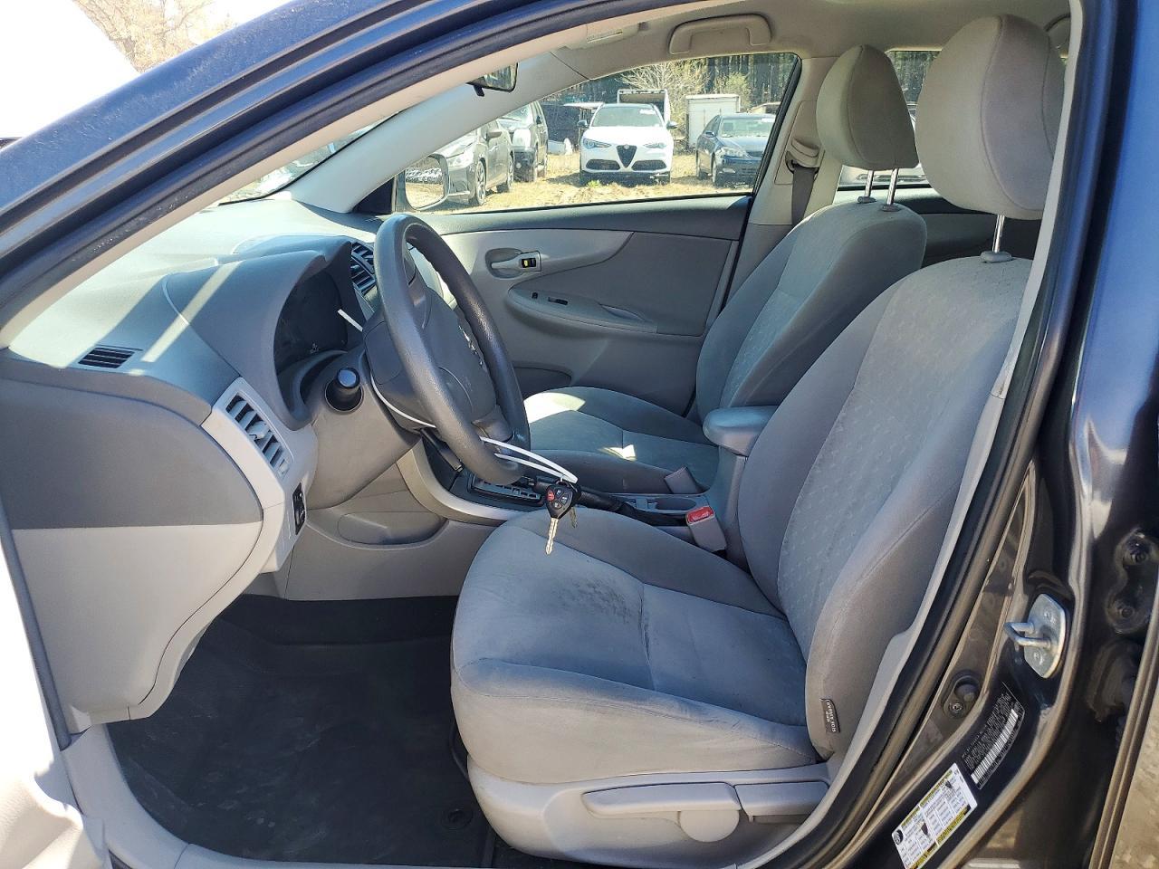2009 Toyota Corolla Le - Image 7
