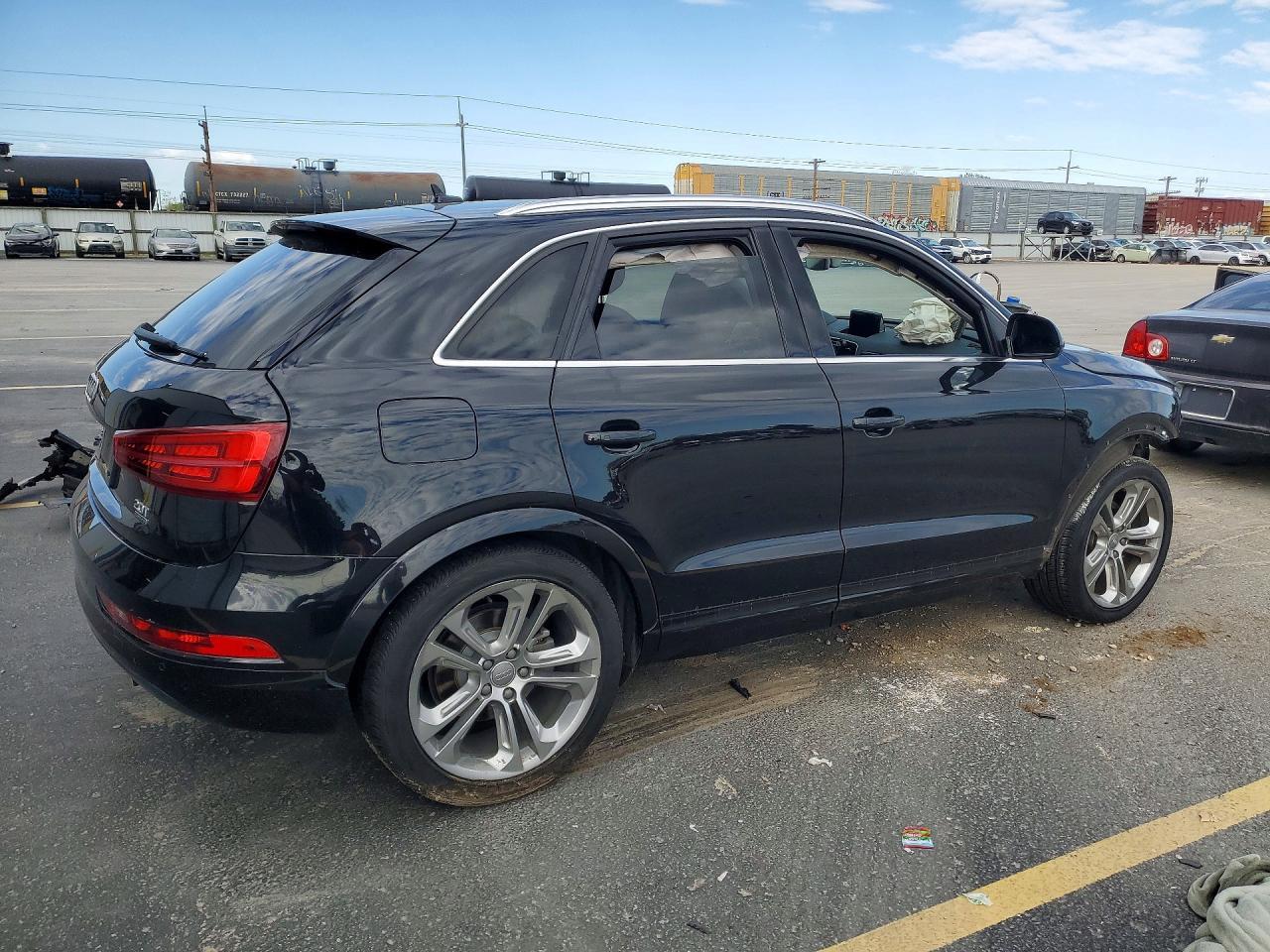 2016 Audi Q3 Premium Plus - Фото 3