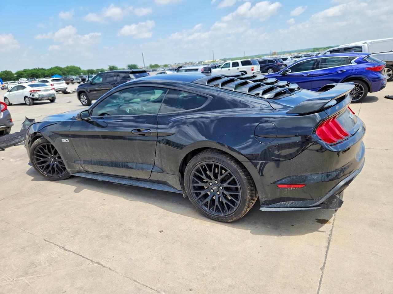 2022 Ford Mustang Gt - Фото 2