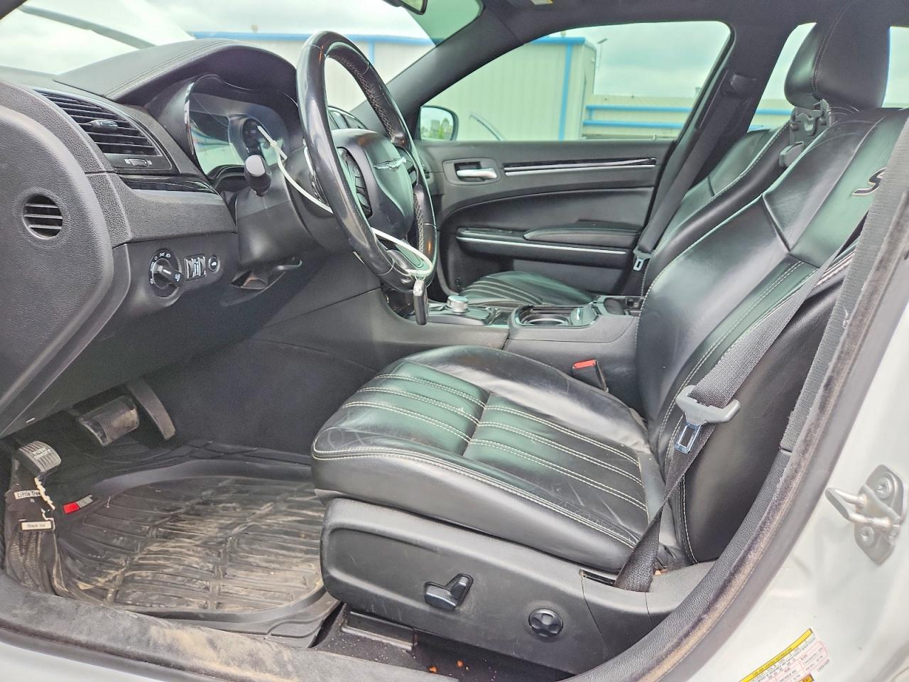 2020 Chrysler 300 S - Фото 7