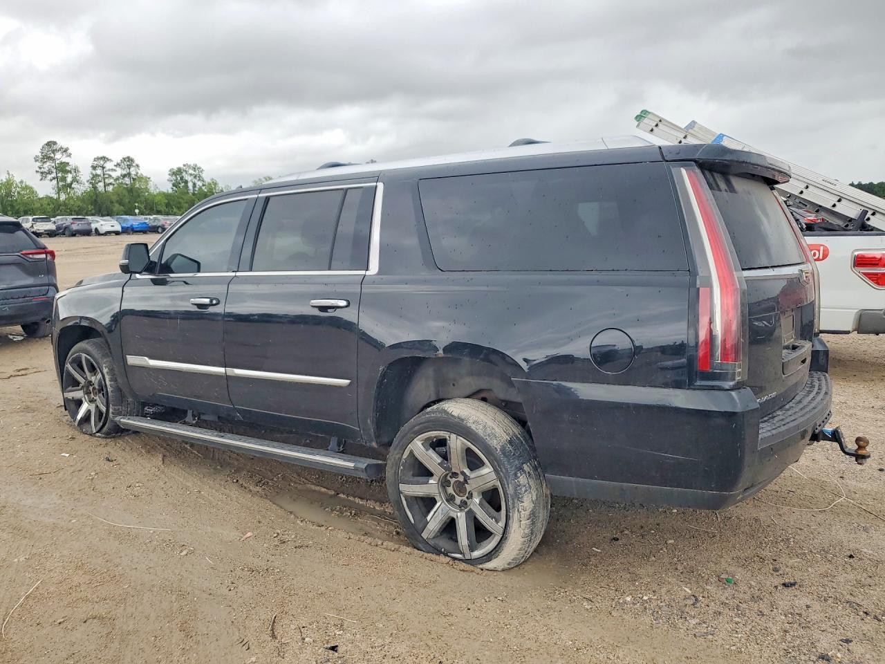2015 Cadillac Escalade Esv Premium - Image 2
