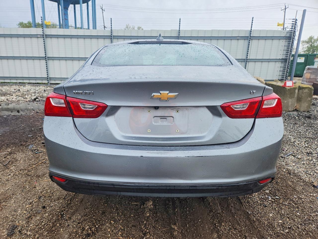 2023 Chevrolet Malibu - Image 6