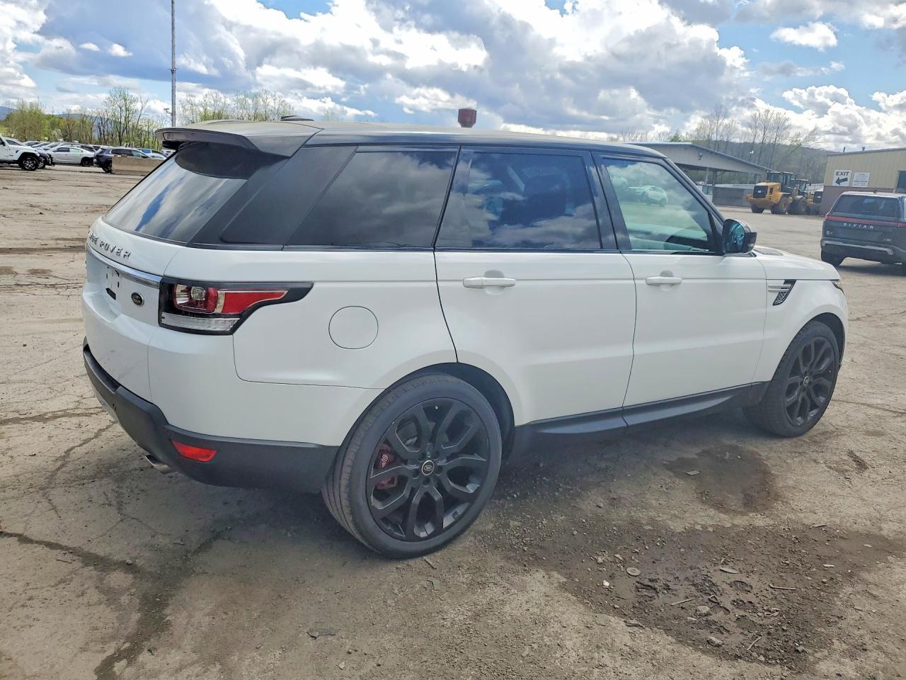 2015 Land Rover Range Rover Sport Hse - Image 3