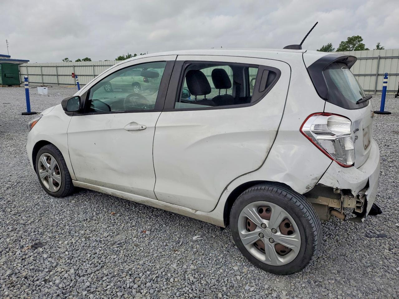 2021 Chevrolet Spark Ls - Фото 2