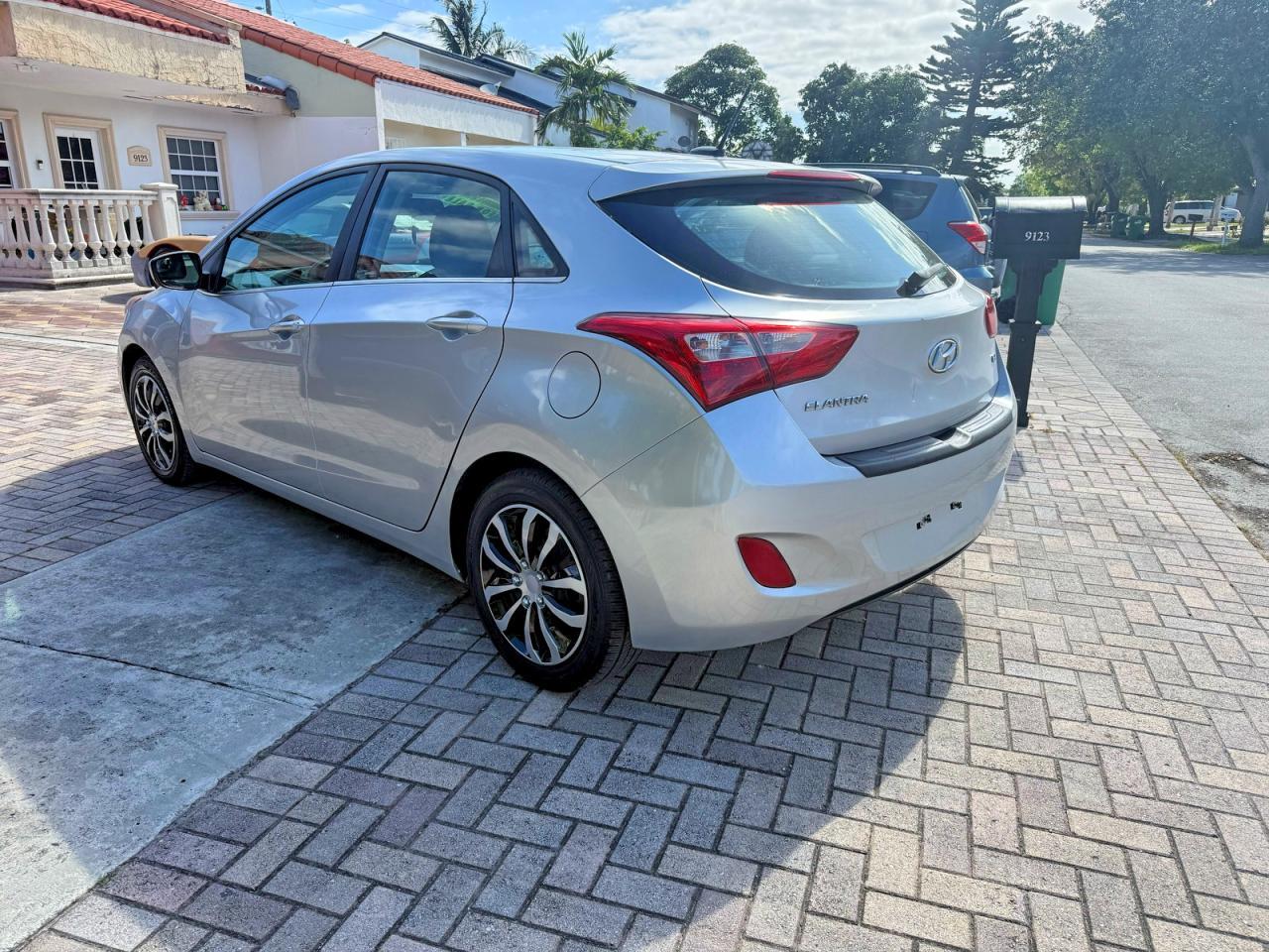 2016 Hyundai Elantra Gt Base - Фото 3