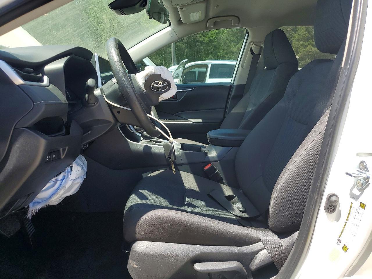 2025 Toyota Rav4 Le - Image 7