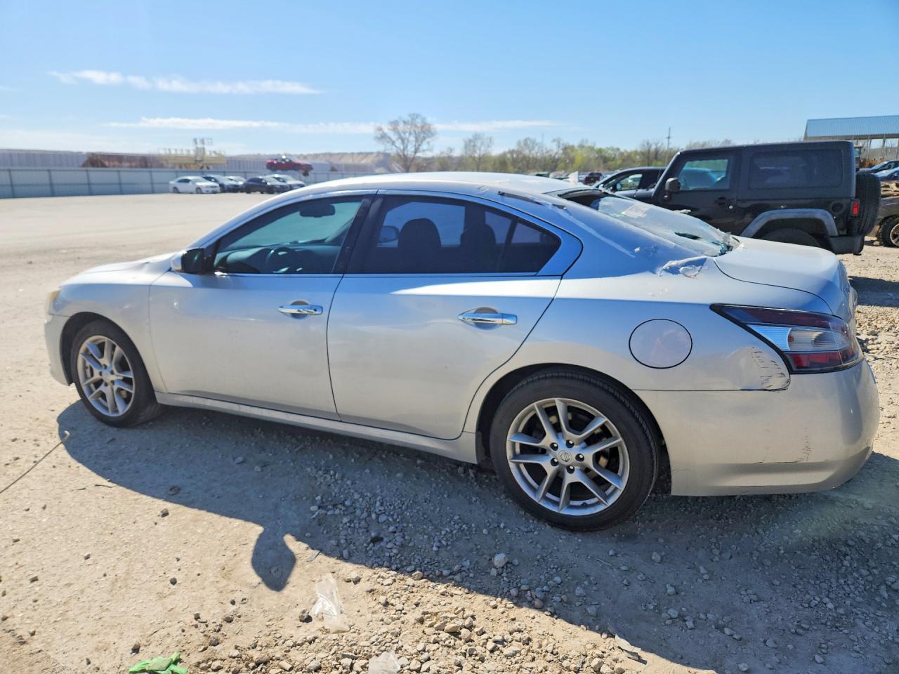 2014 Nissan Maxima 3.5 S - Image 2