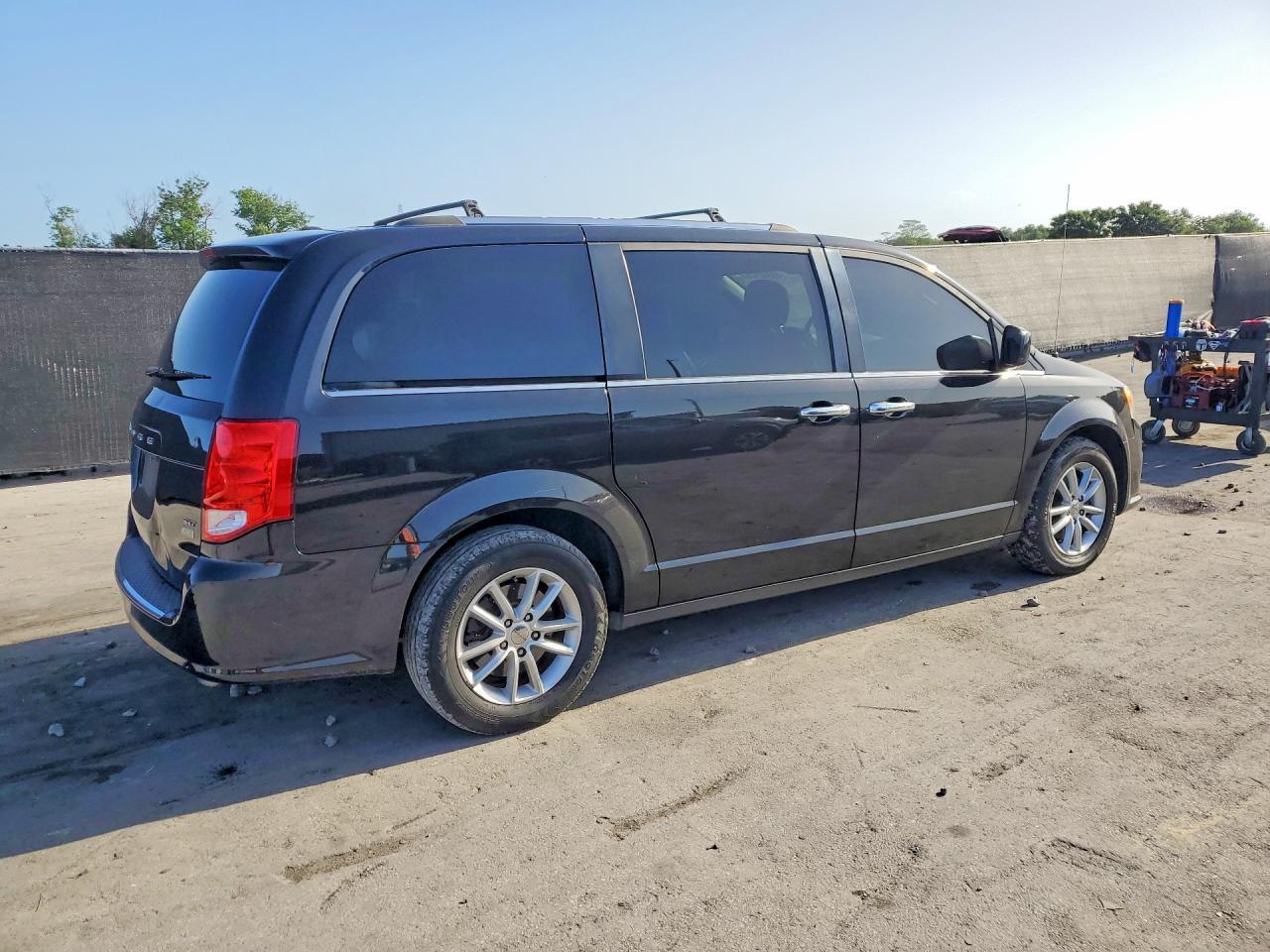 2018 Dodge Grand Caravan Sxt - Фото 3