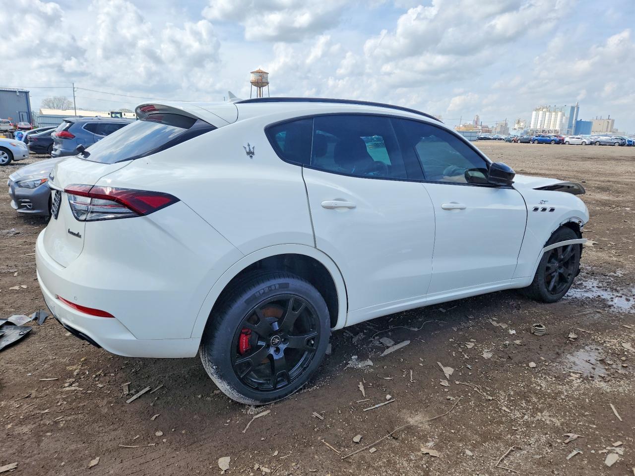 2022 Maserati Levante Base - Фото 3