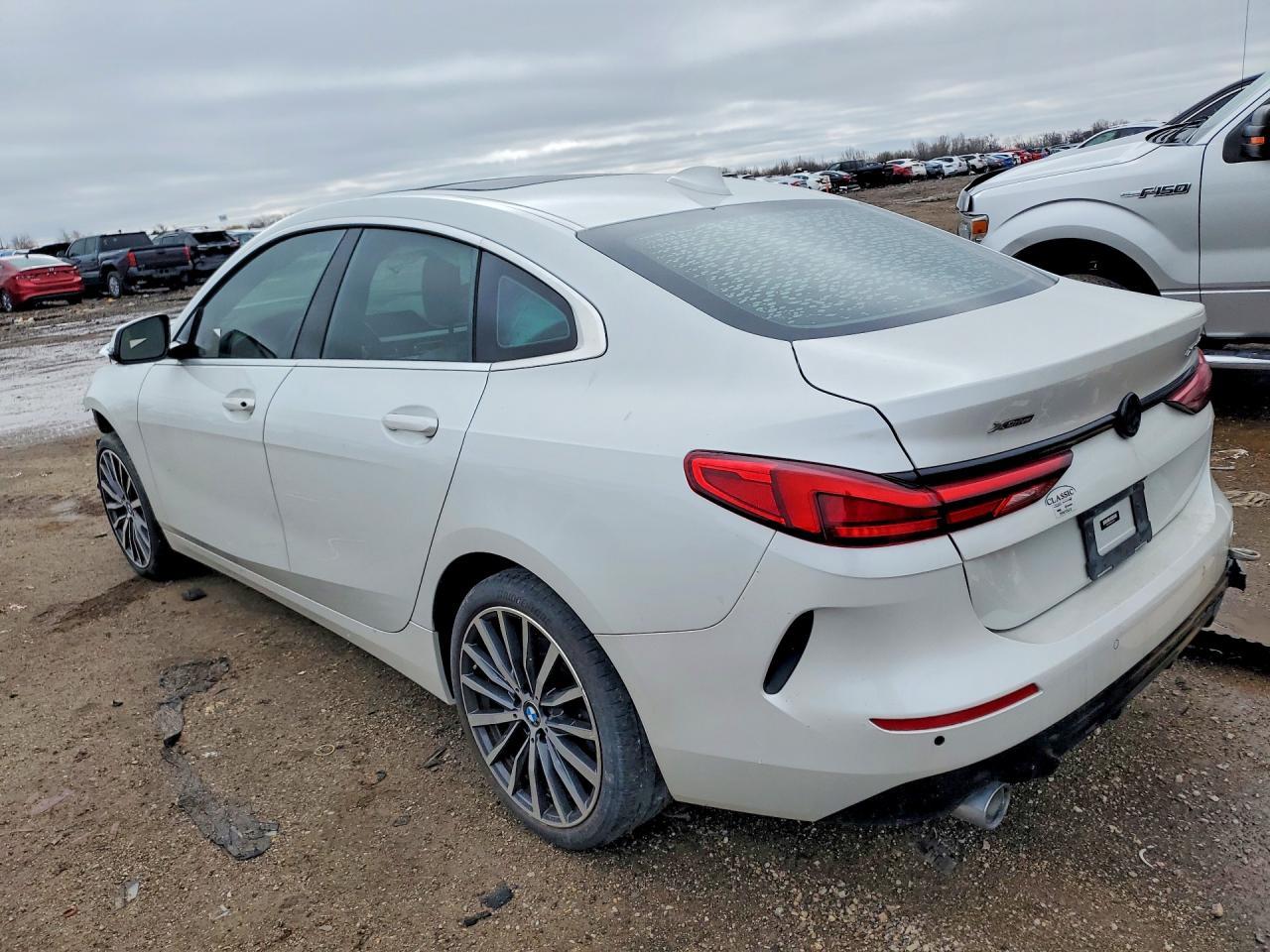 2021 BMW 228Xi - Фото 2