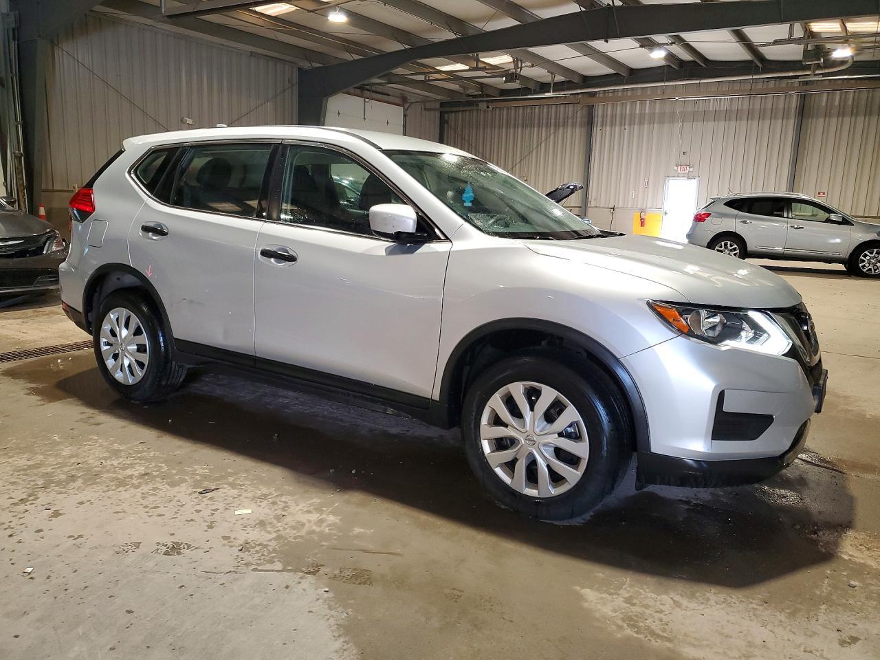2017 Nissan Rogue S - Image 4