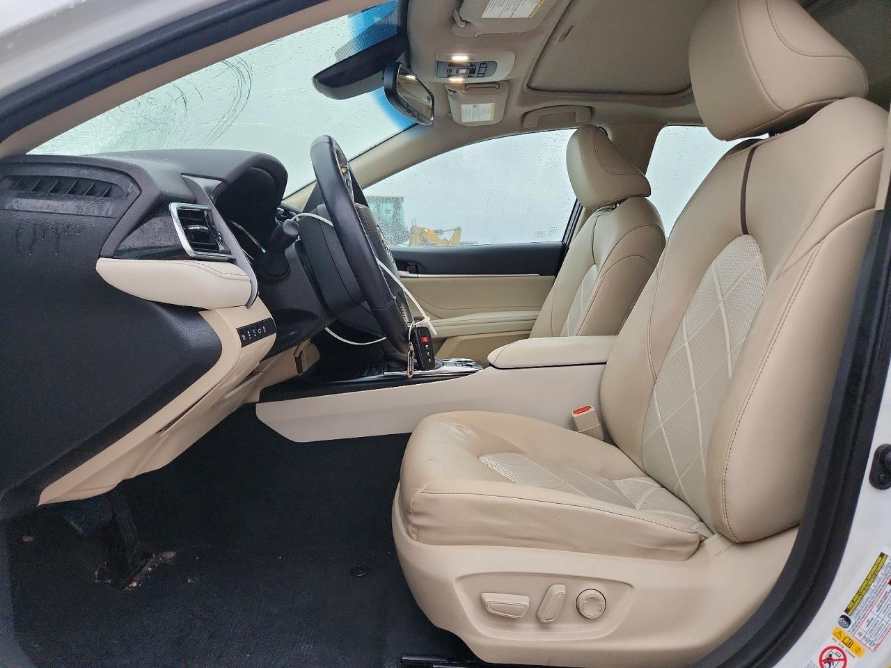 2018 Toyota Camry Hybrid Xle - Image 7
