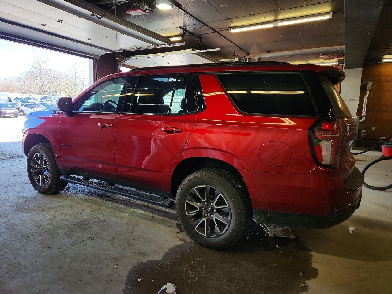 2021 Chevrolet Tahoe K1500 Z71 - Фото 2