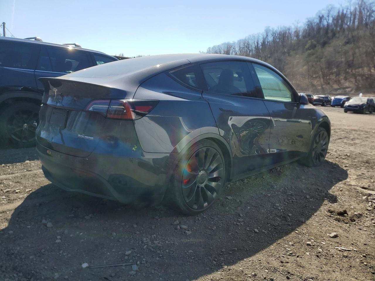 2025 Tesla Model Y - Image 3