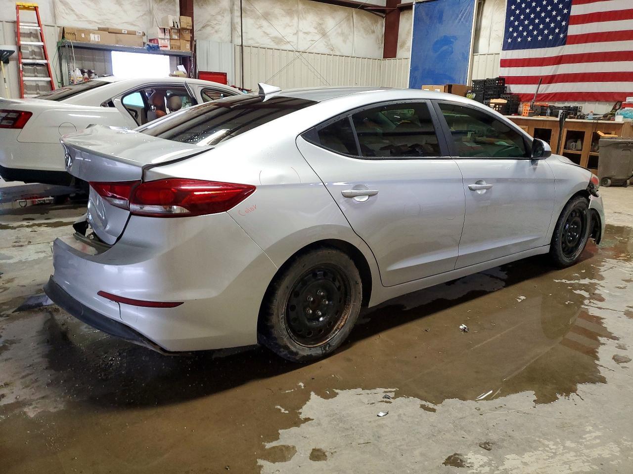 2018 Hyundai Elantra Se - Image 3