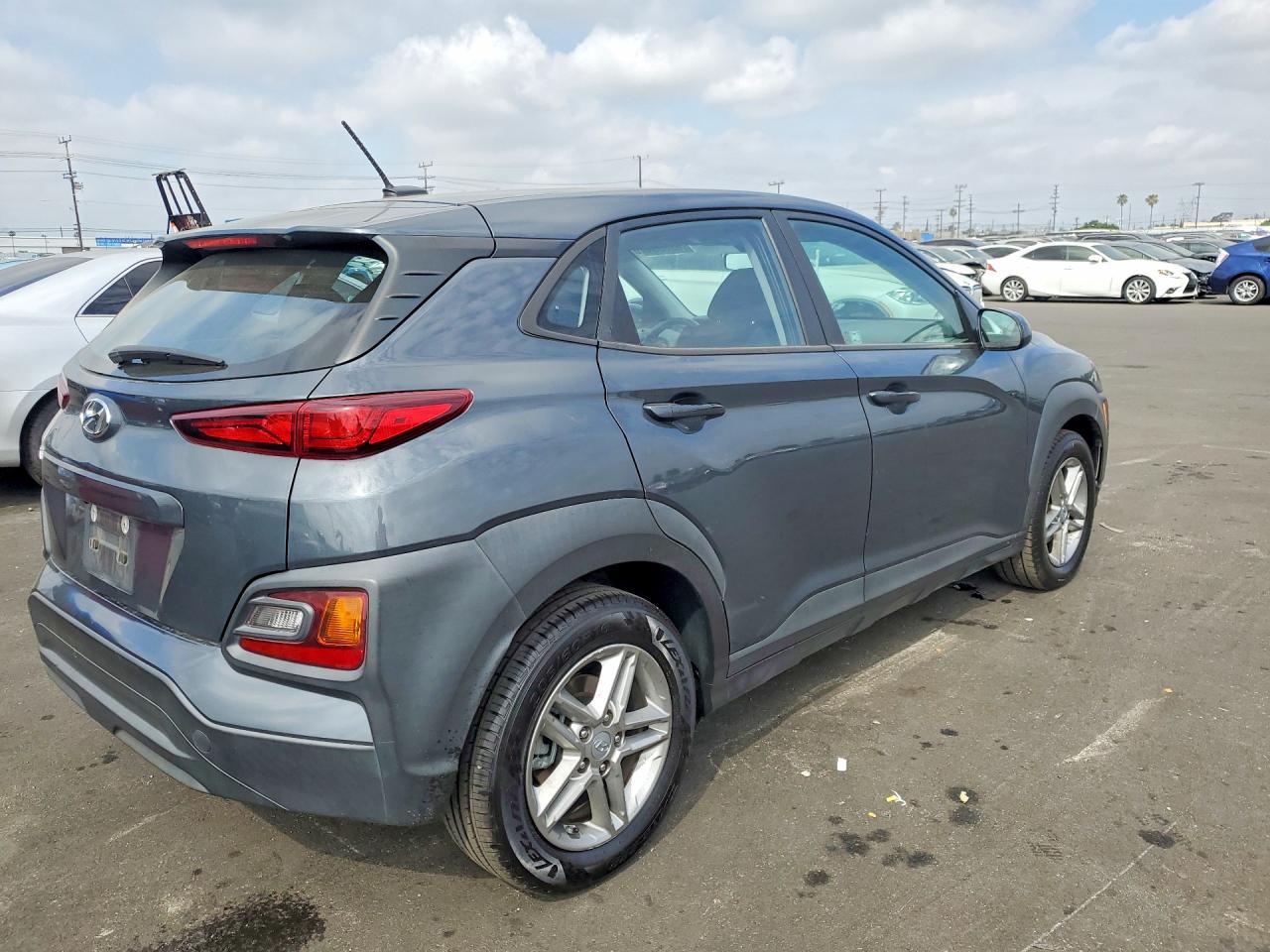 2021 Hyundai Kona Se - Image 3