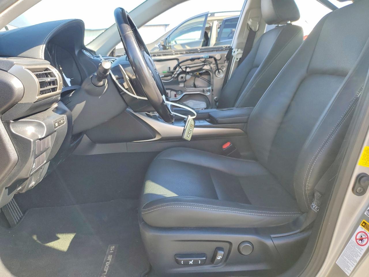 2016 Lexus Is 200T - Image 7