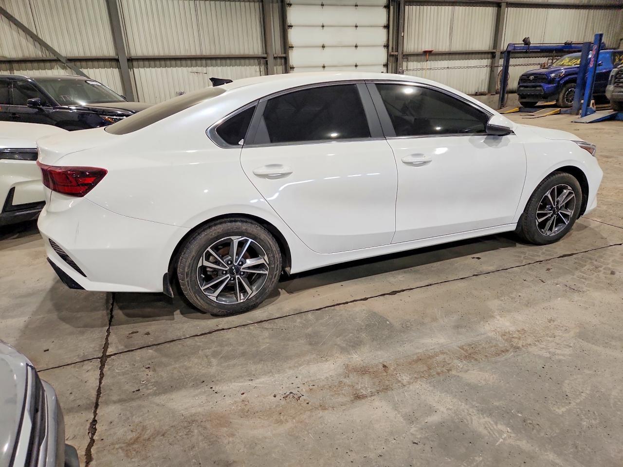 2024 Kia Forte Ex - Image 3