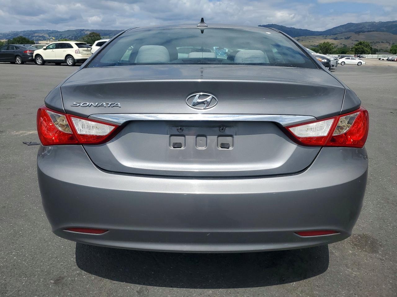 2013 Hyundai Sonata Gls - Image 6