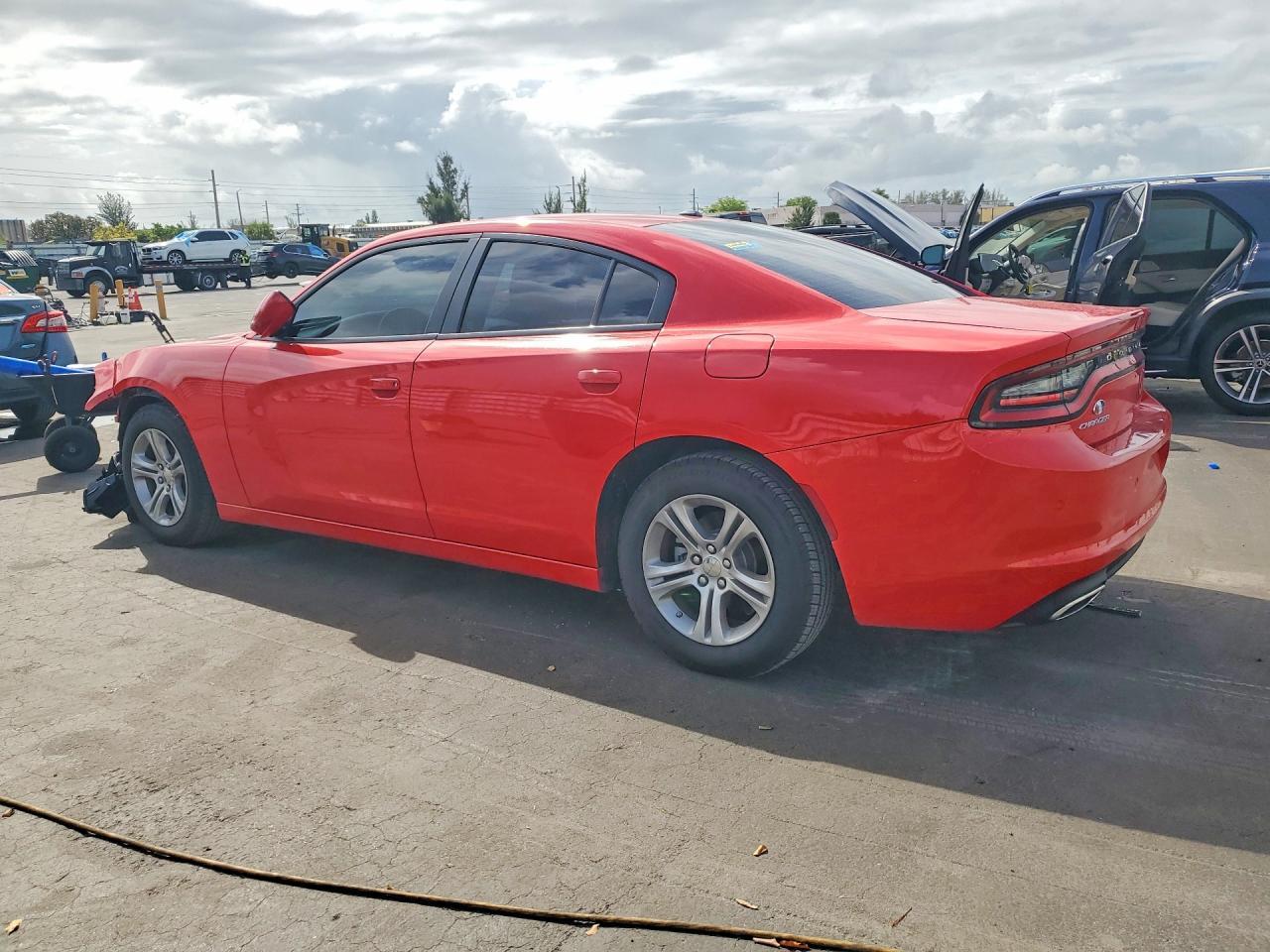 2022 Dodge Charger Sxt - Фото 2