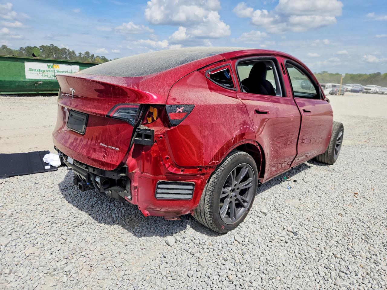 2025 Tesla Model Y - Фото 3